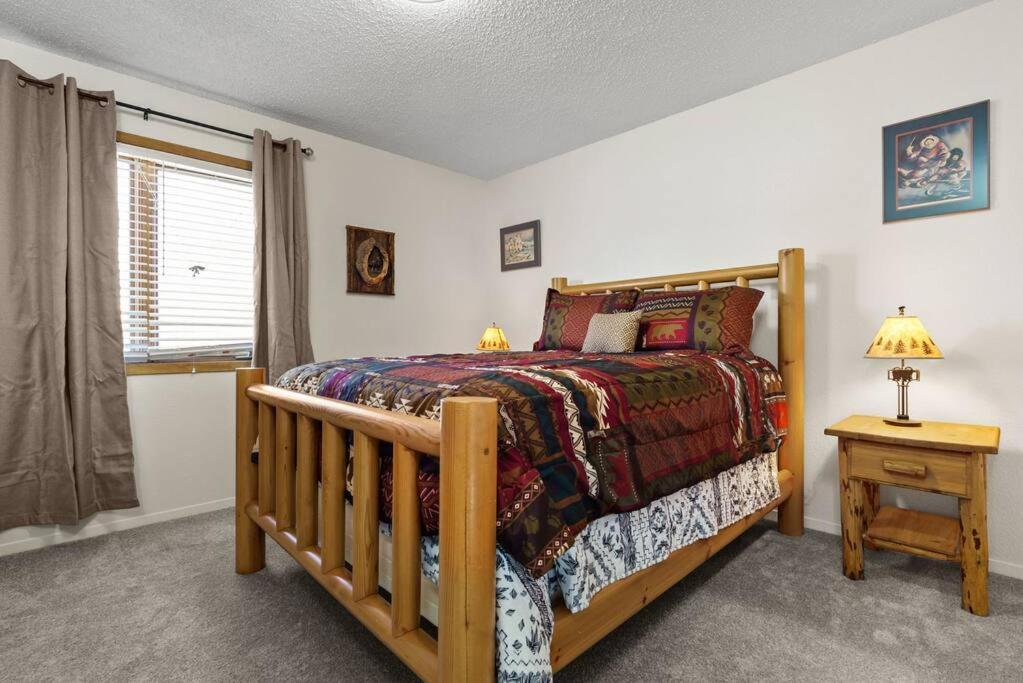 Moose Meadows- Near The Airport, Centrally Located Anchorage Exterior foto