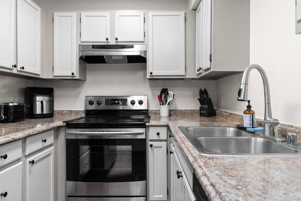 Moose Meadows- Near The Airport, Centrally Located Anchorage Exterior foto